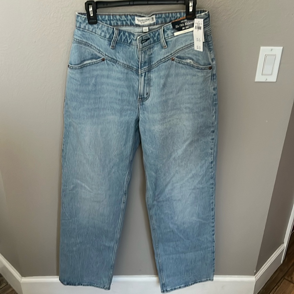 Abercrombie & Fitch Curve love 90’s Relaxed Jeans